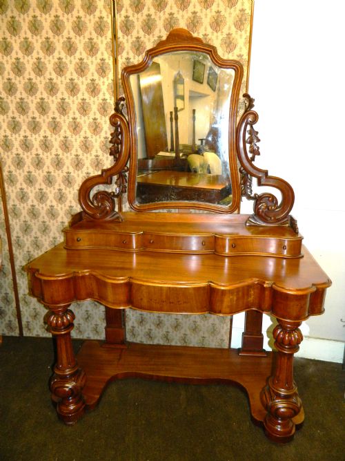 mahogany duchess dressing table