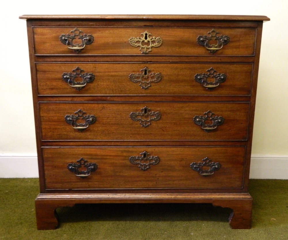 small georgian mahogany chest of drawers