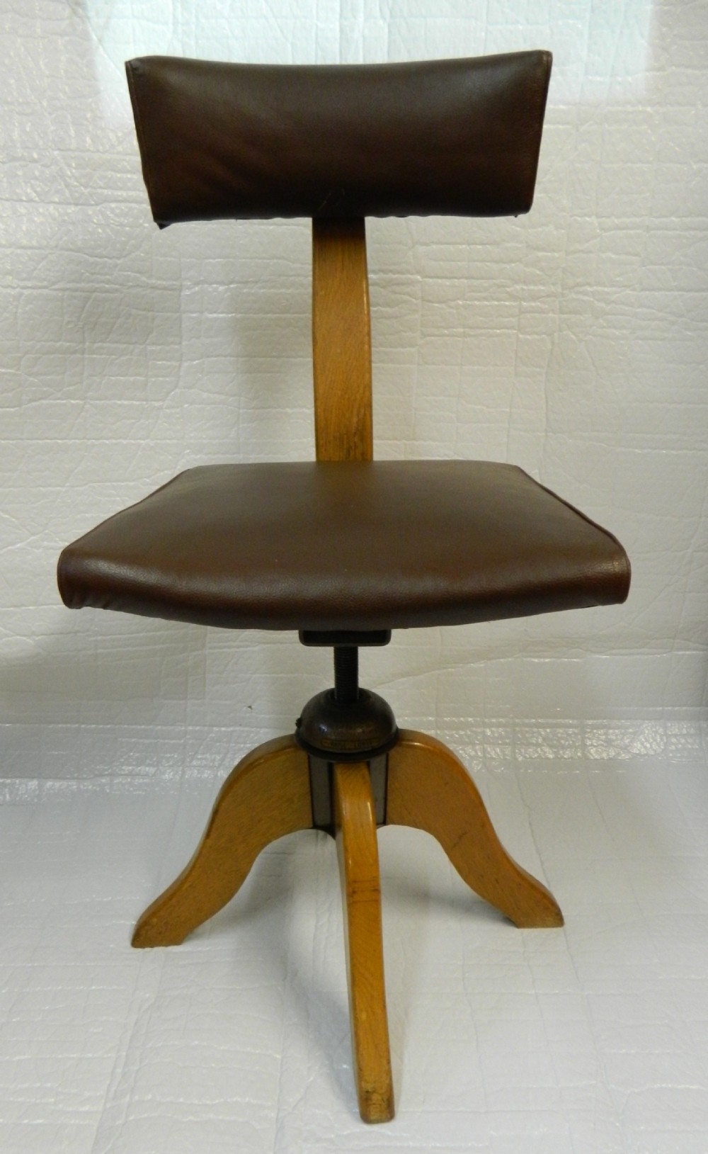 oak hillcrest swivel desk chair office chair